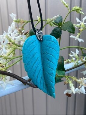 Turquoise Leaf Pendant Necklace